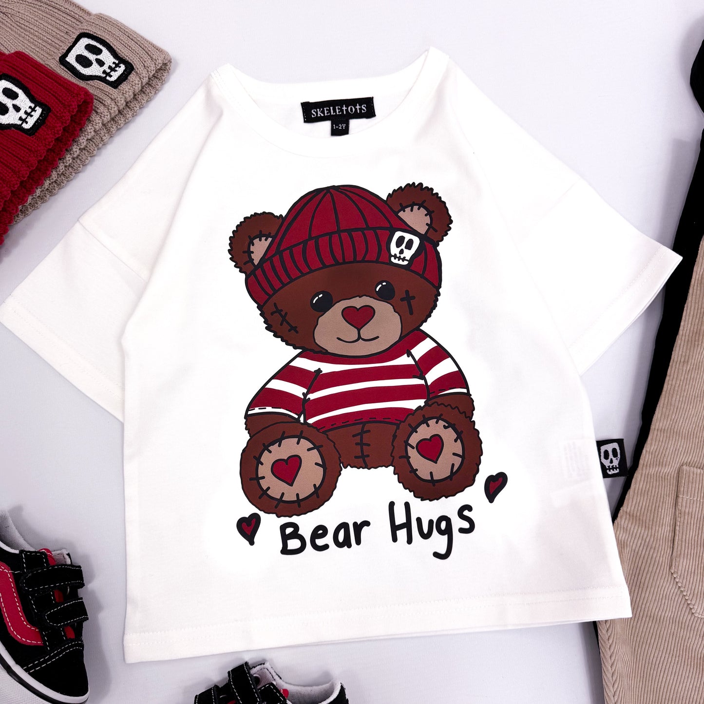 BEAR HUGS TEE
