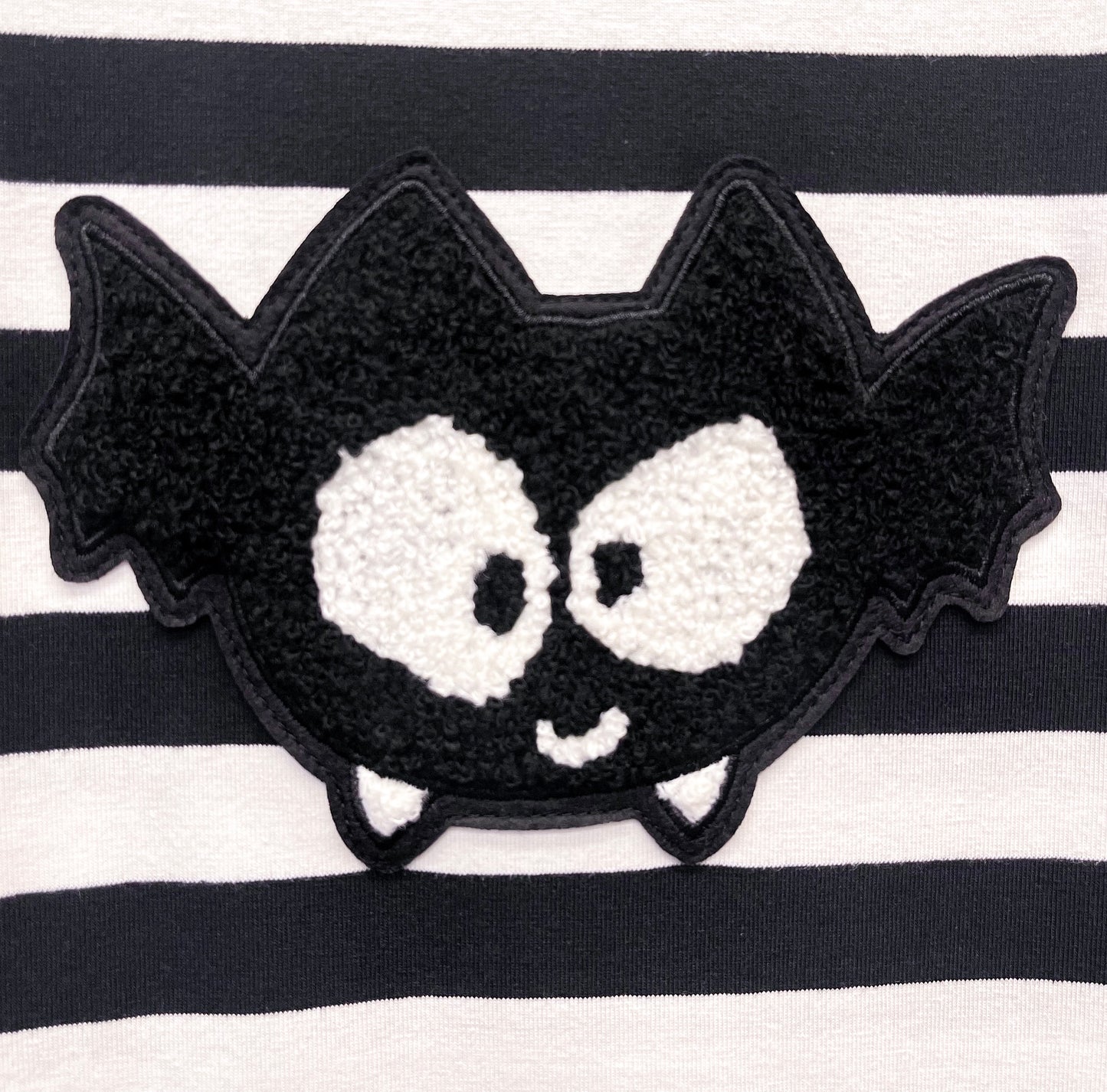 ADULT BAT STRIPE PATCH TEE