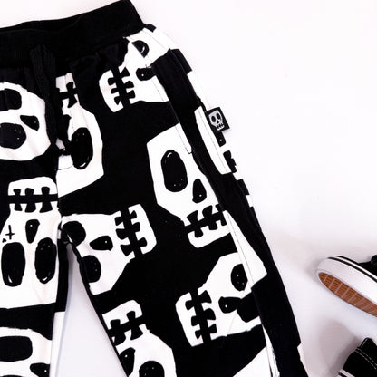 SKELLY SKULL BARREL LEG JOGGERS