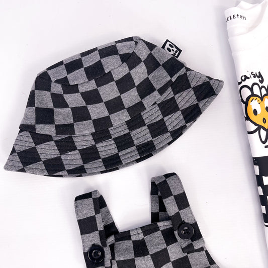 Kids bucket hat in checkerboard style grey and black